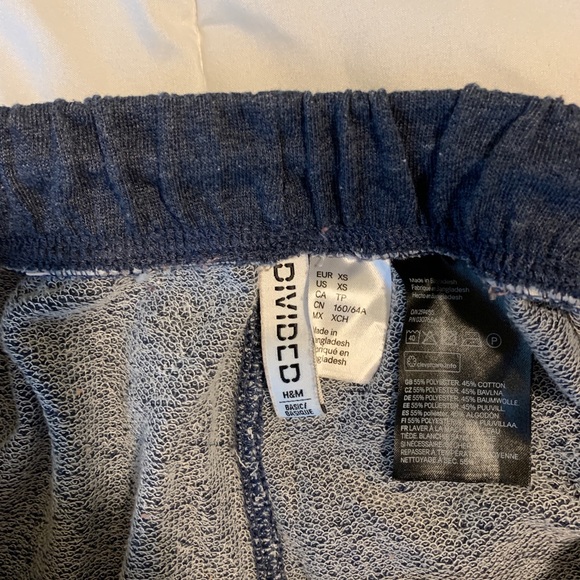 Divided Fabric Shorts super cute!! - Picture 3 of 3